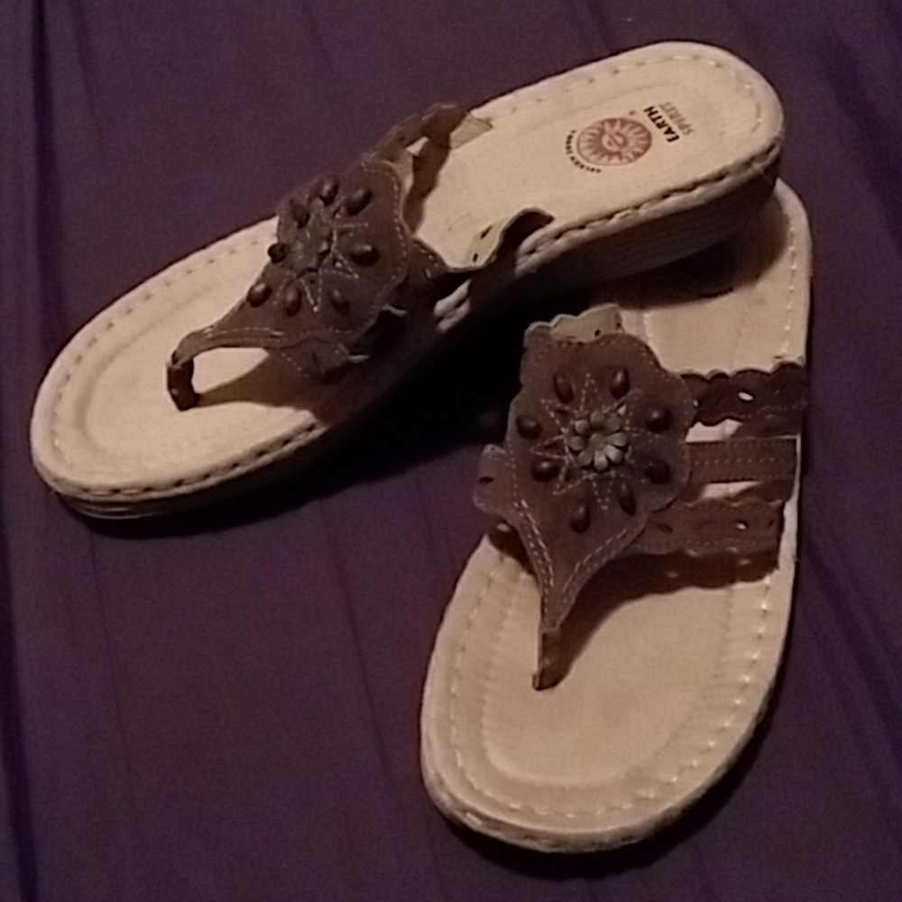 NWOT Earth Spirit Brown Leather Sandals Size 10